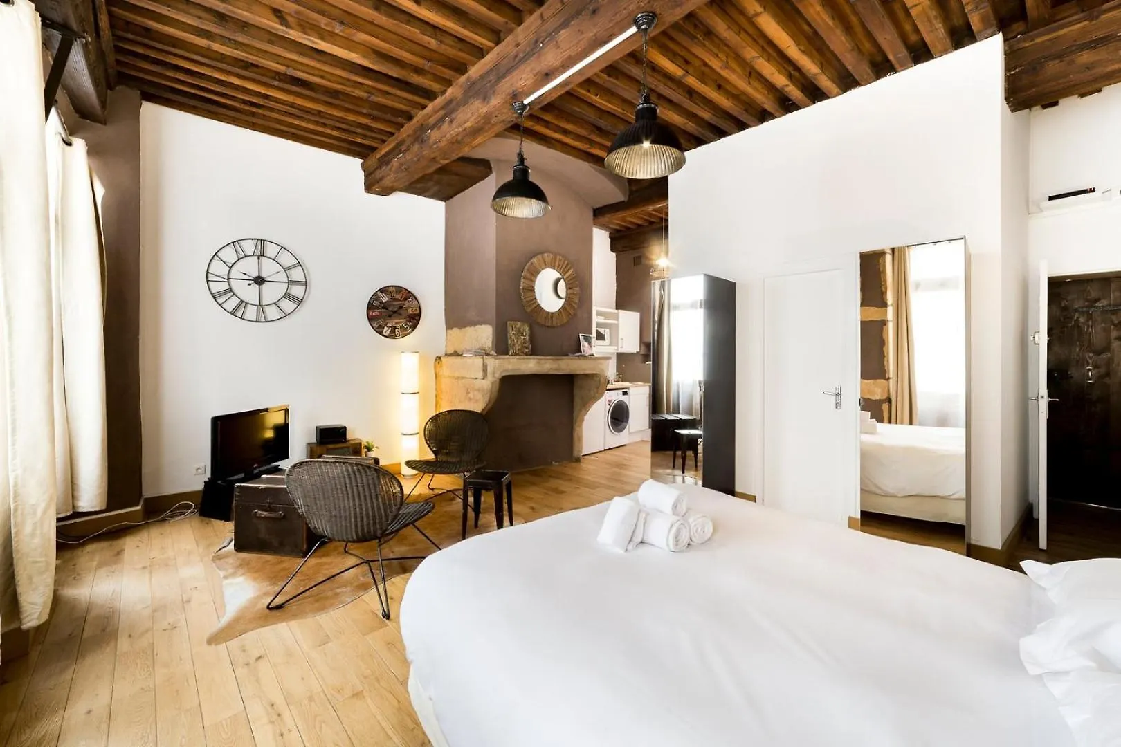 Appartement Authentique Studio Au Coeur Du Vieux Lyon Ail France